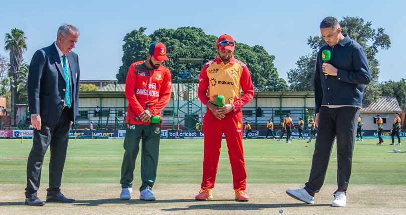 Two captains during toss ©ZC