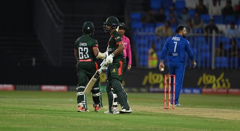Saif & Emon tried to minimize the damage ©ACB