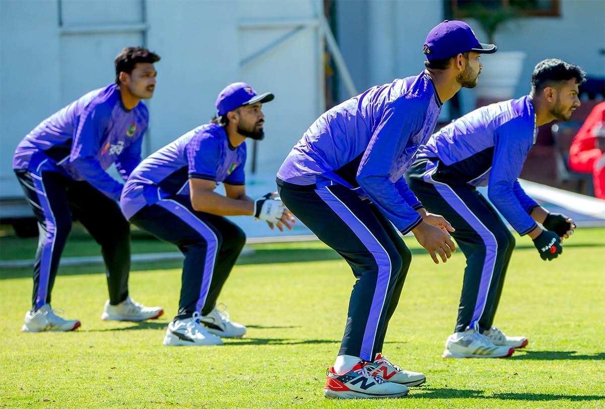 Catching practice for Tigers ©ZC