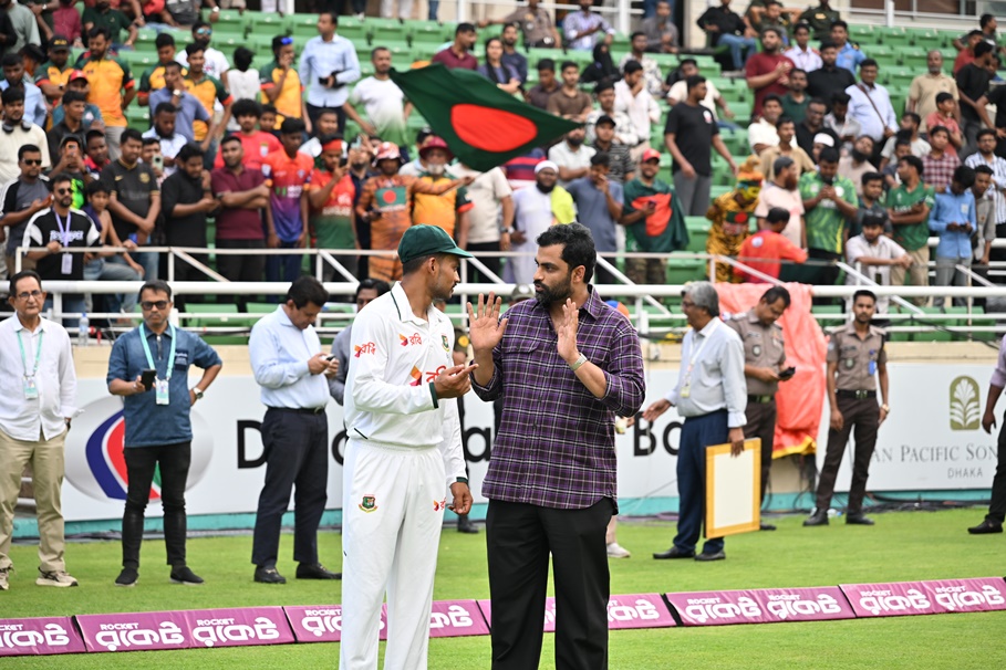 Captain Shanto & BCB president Tamim after the match ©BDCricTime