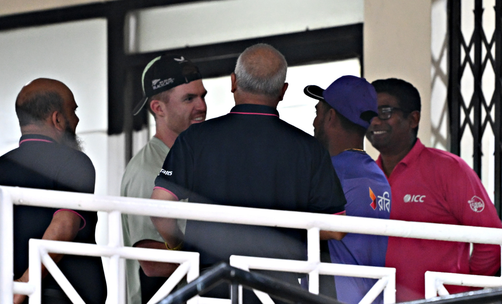 Match officials with both capitains©BDCricTime