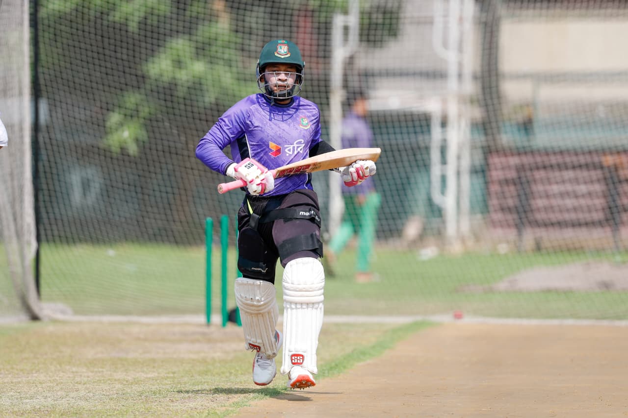 Mushfiq shaping himself ©BDCricTime