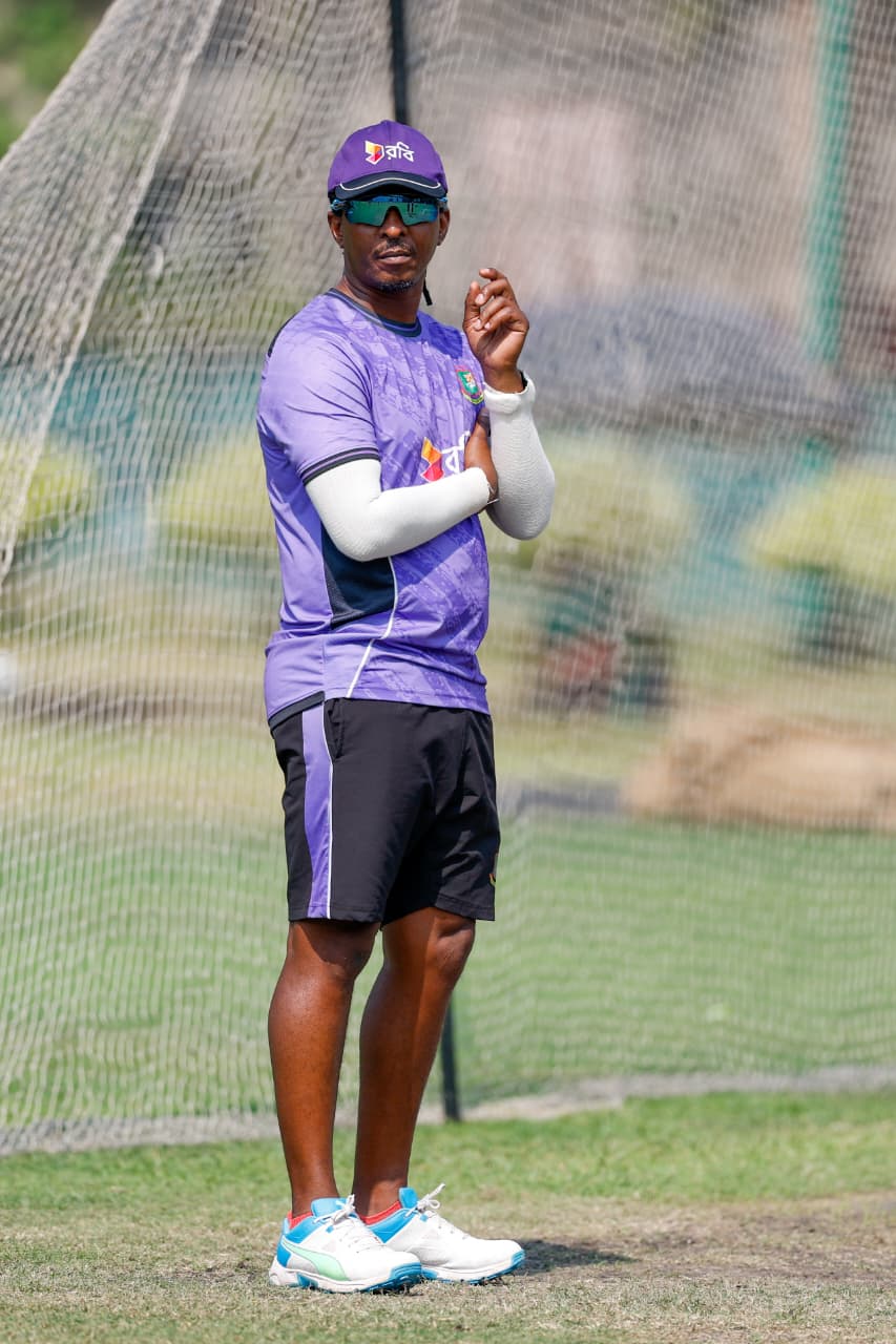 Maketa was guiding players in the nets ©BDCricTime