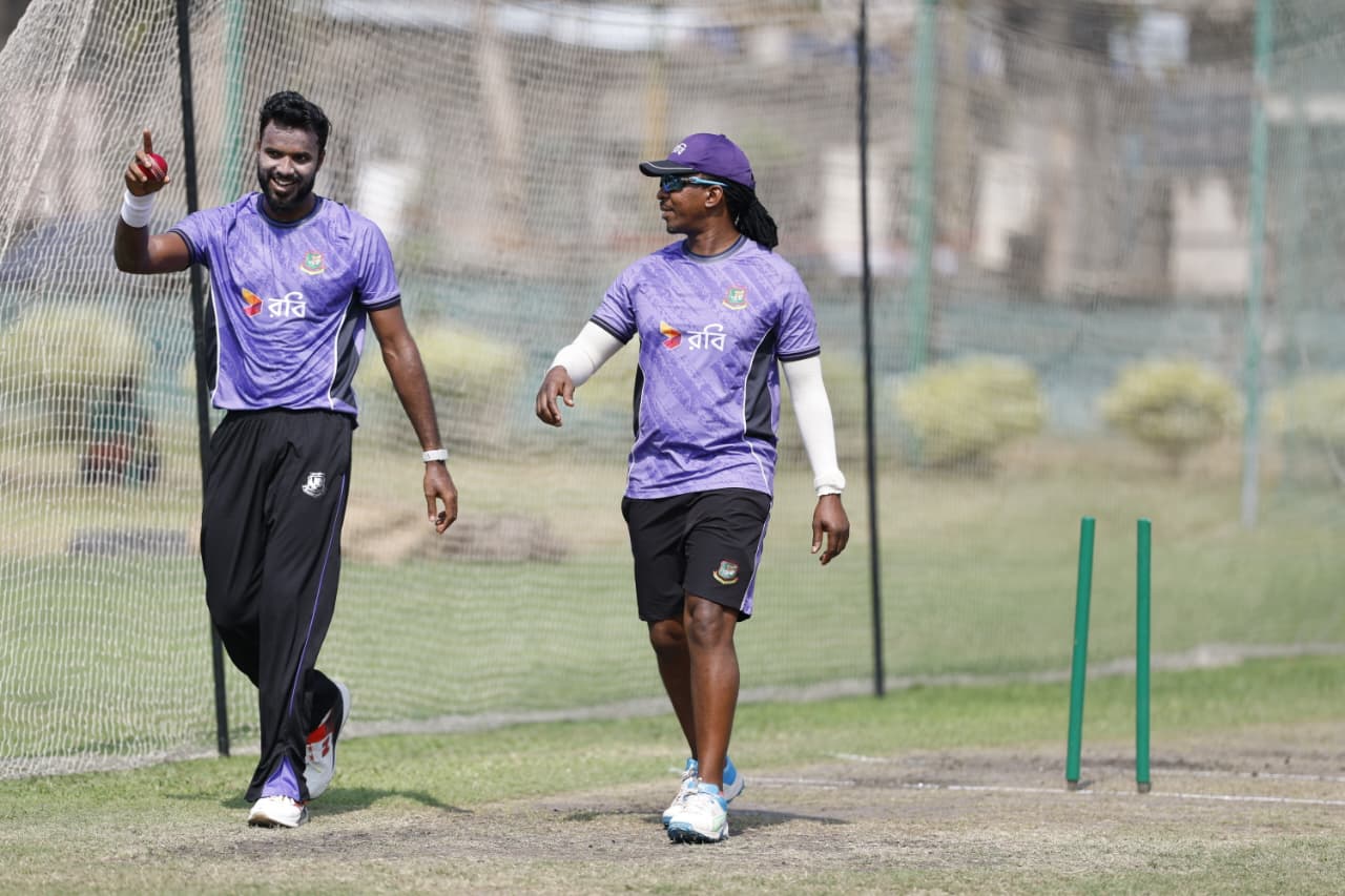 Ebadot was seen smilling with Maketa ©BDCricTime