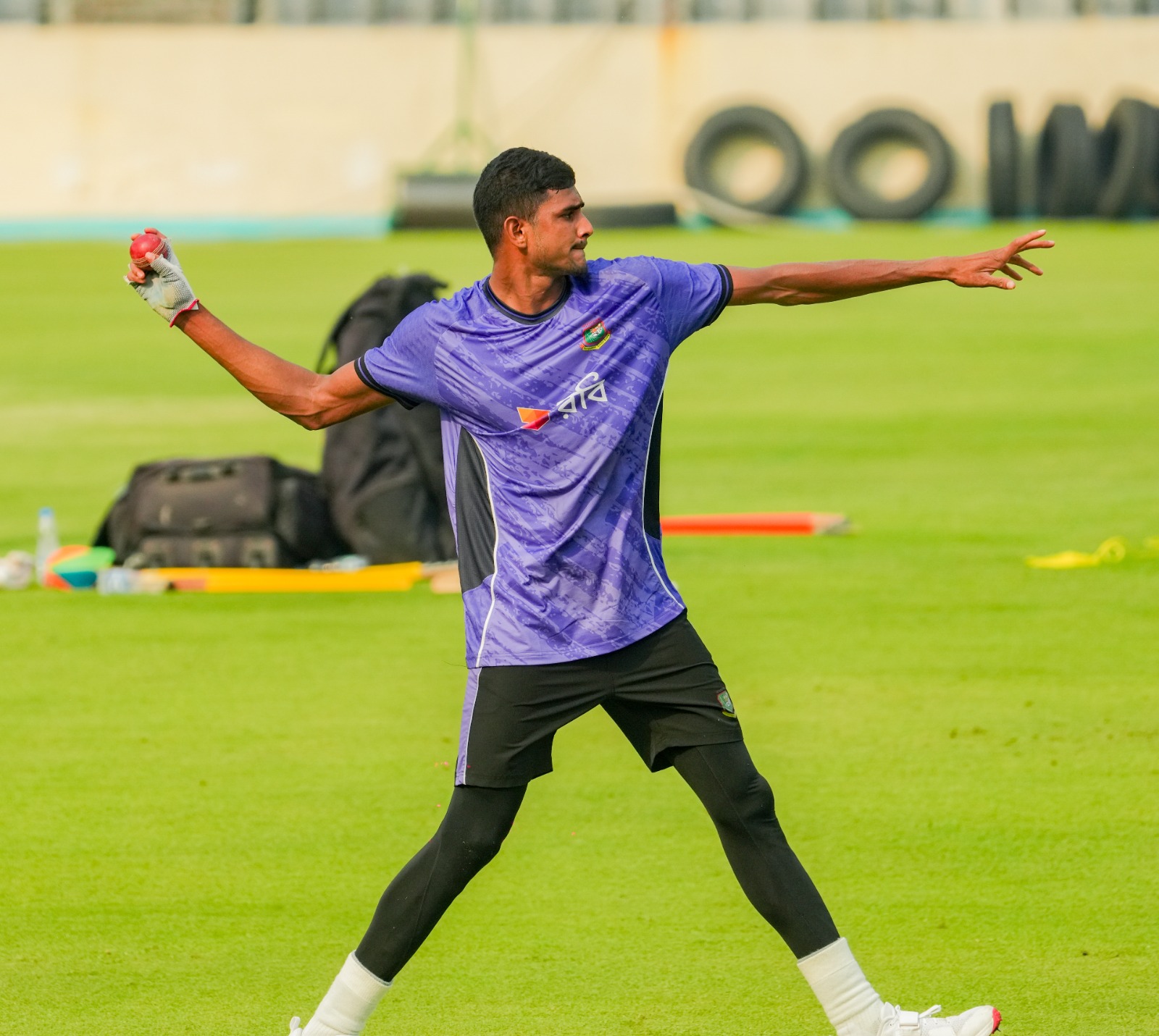 Nahid Rana had a busy time in practice ©BDCricTime