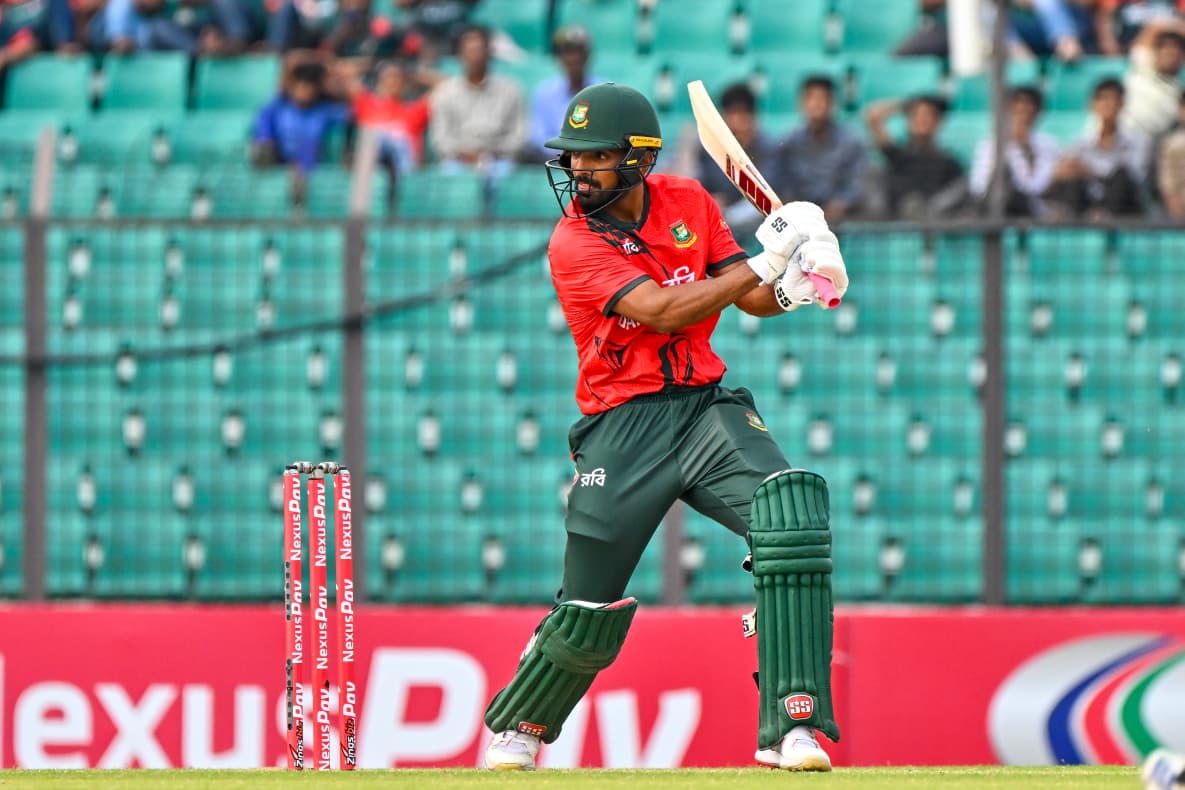 Saif played shots around the ground©BDCricTime