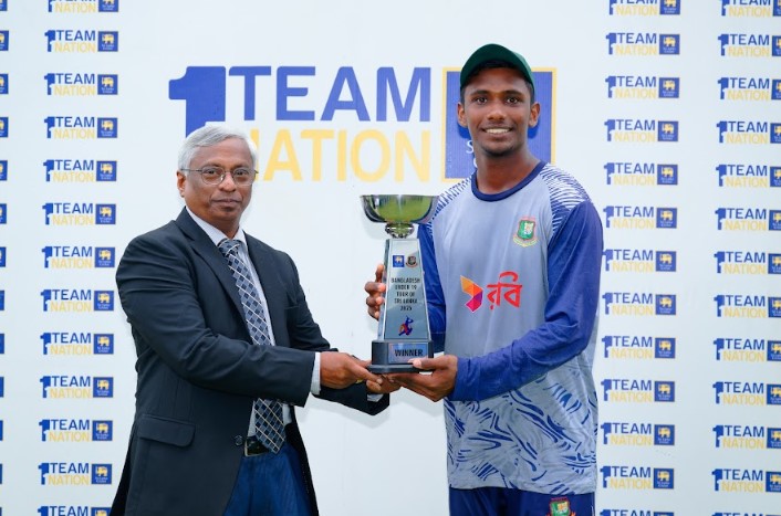 Bangladesh U19 captain Azizul Hakim Tamim with the series win trophy