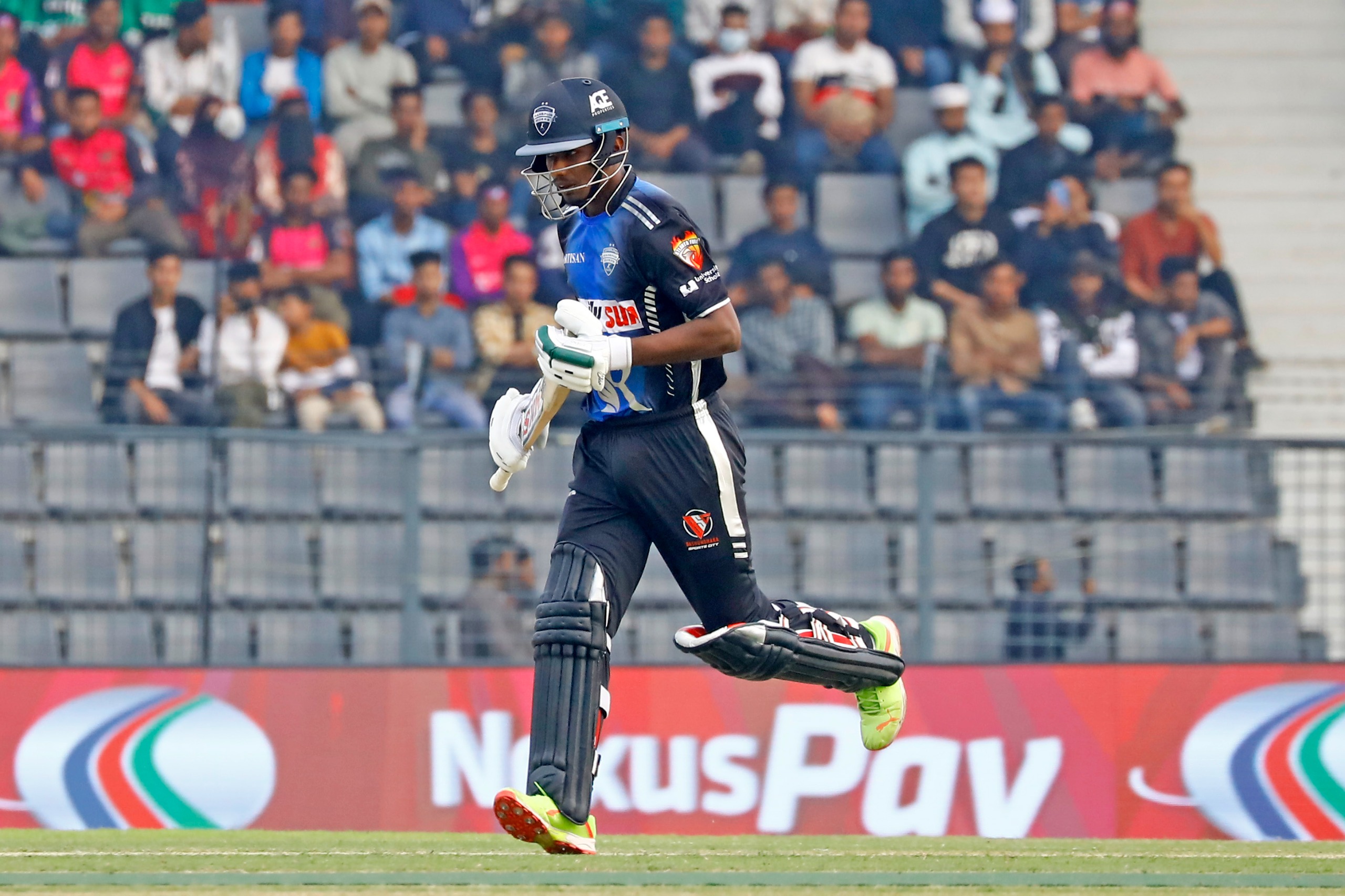 Young Azizul Hakim Tamim misses out on a big score despite getting set ©BDCricTime