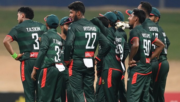 Bangladesh lose to Zimbabwe by 99 runs in tri-series opener