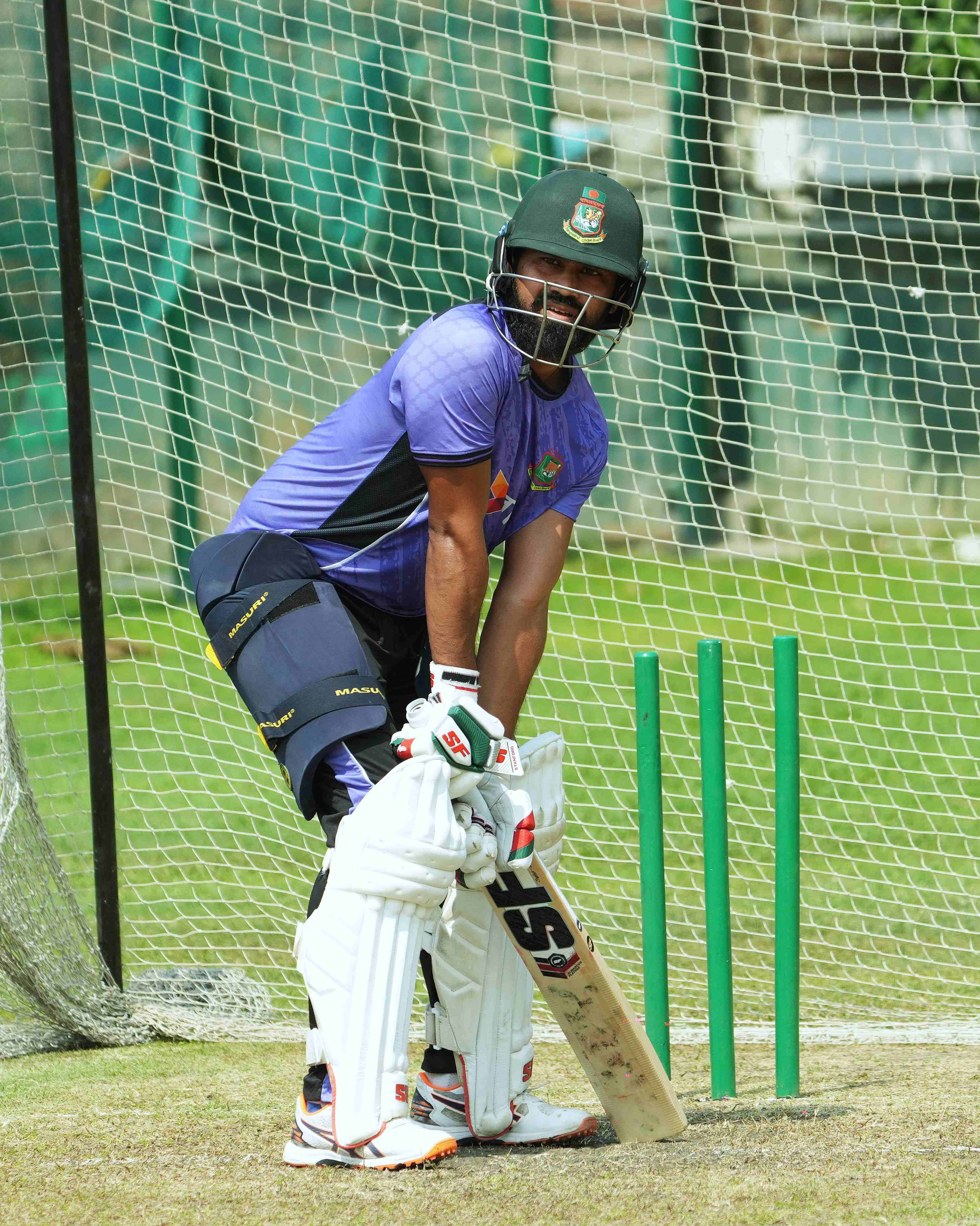 Shadman Islam Focused on His Batting in the Nets © BCB