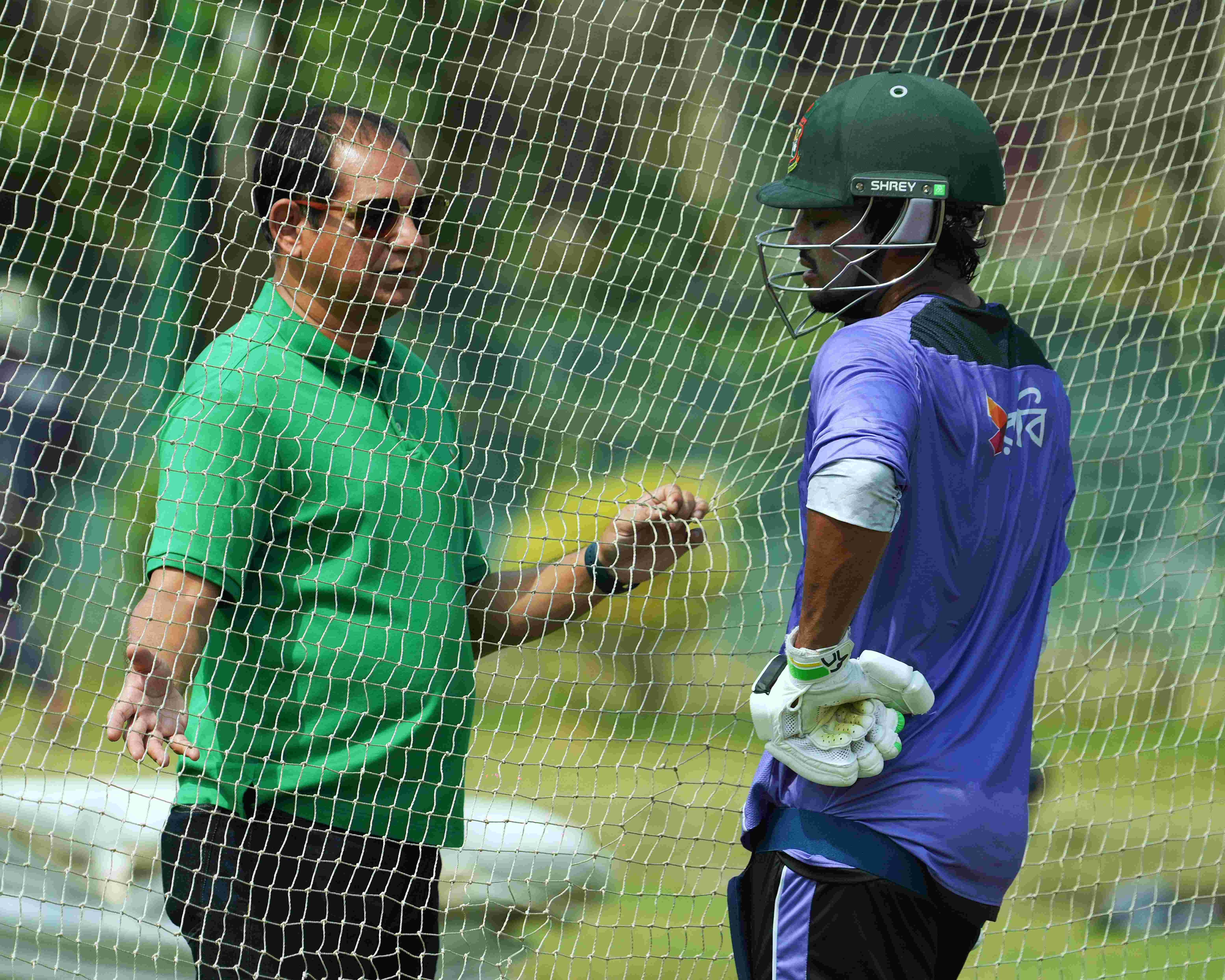 Habibul Bashar and Najmul Hossain Shanto in Discussion During Training © BCB