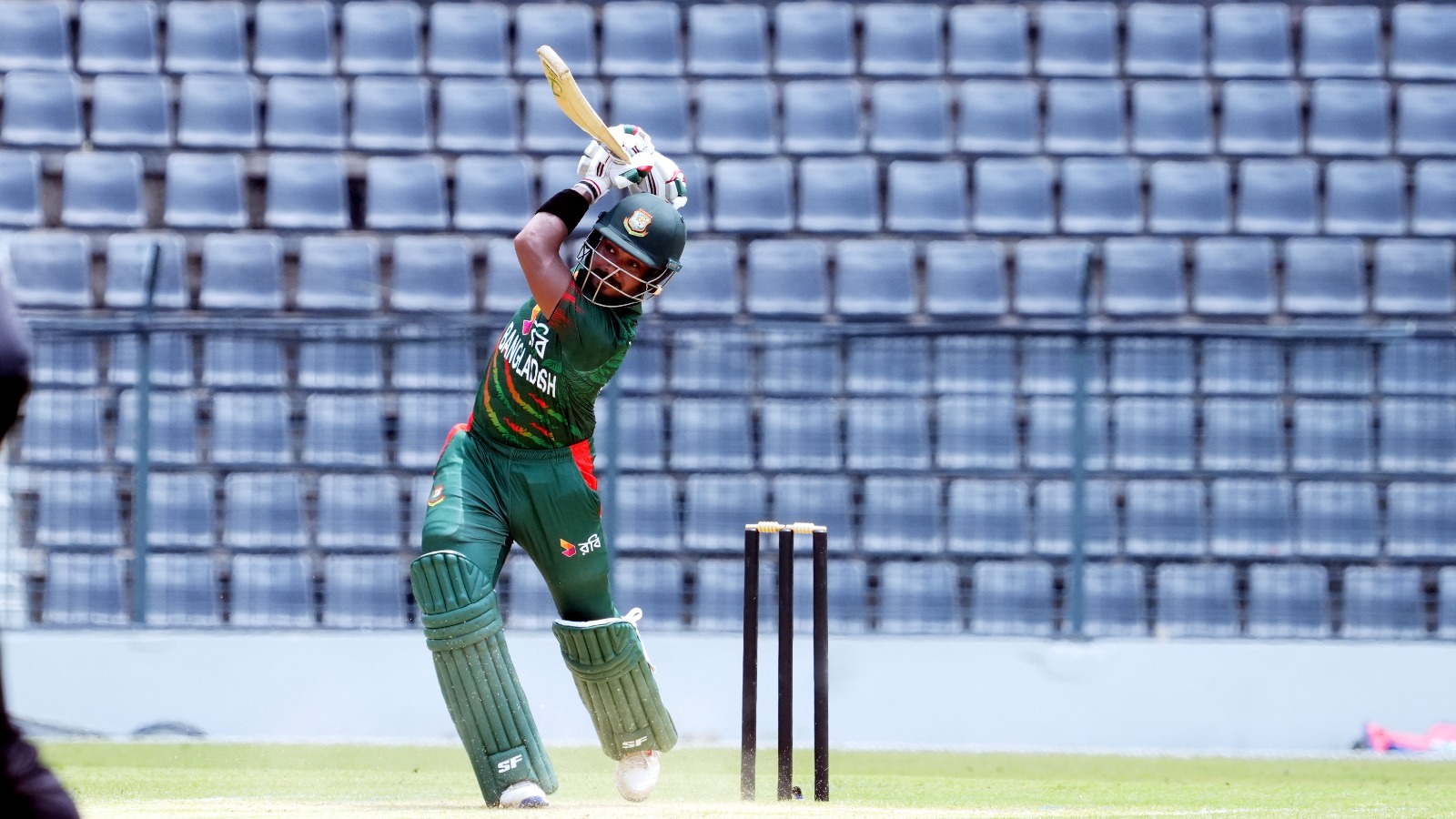 Parvez Hossain Emon's explosive batting at 200 strike rate ©BDCricTime