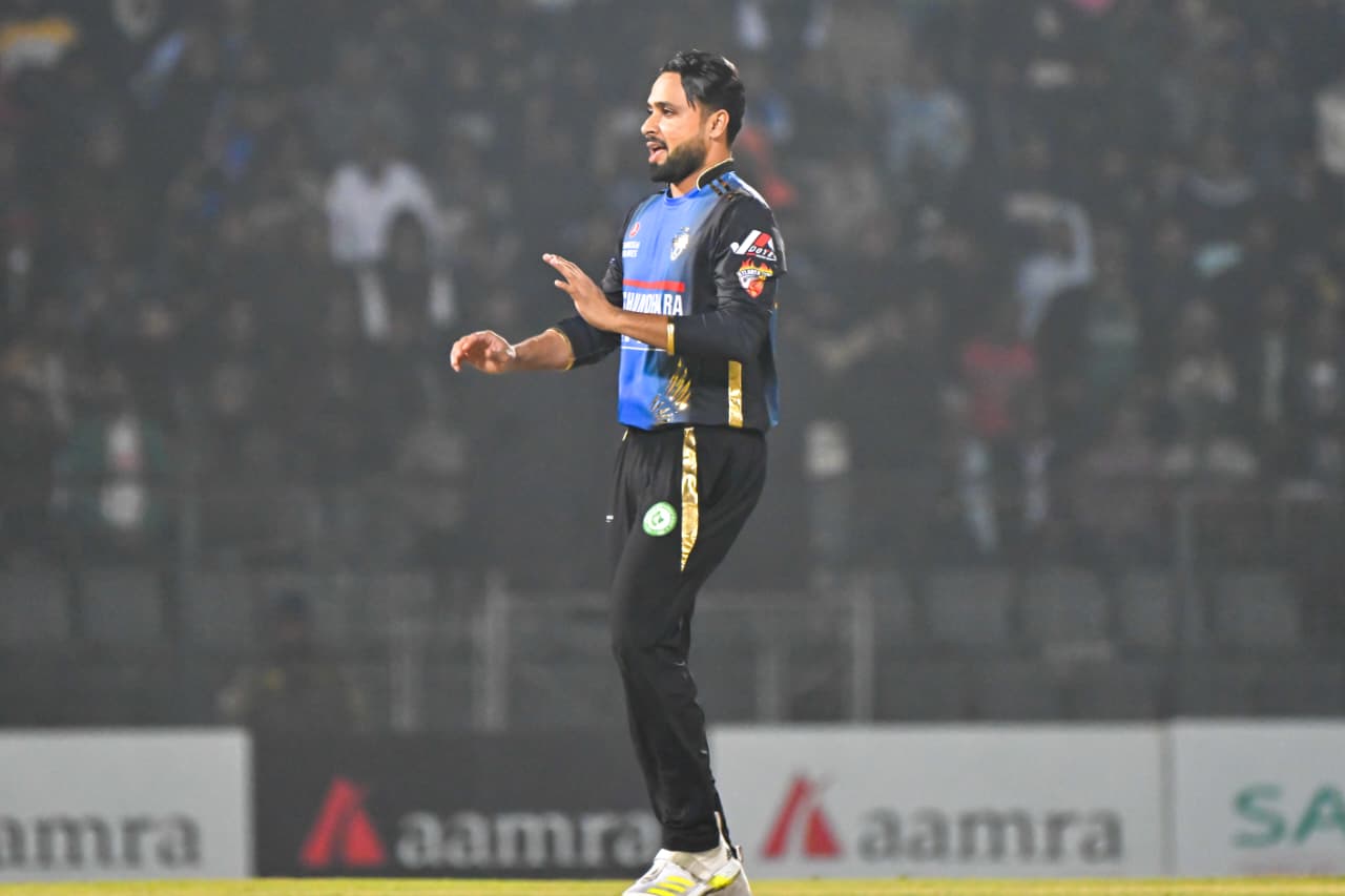 Faheem Ashraf shines with 3 wickets against Sylhet ©BDCricTime