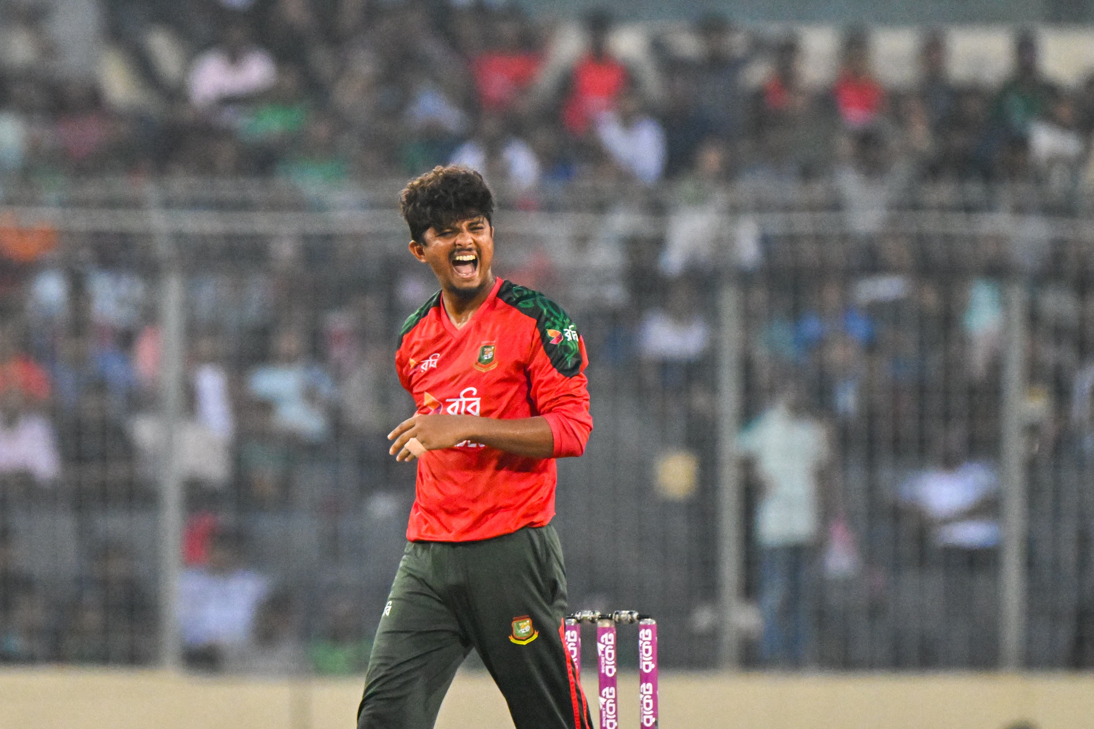 Sheikh Mahedi Hasan starts strong, dismisses Mohammad Haris first ©BDCricTime