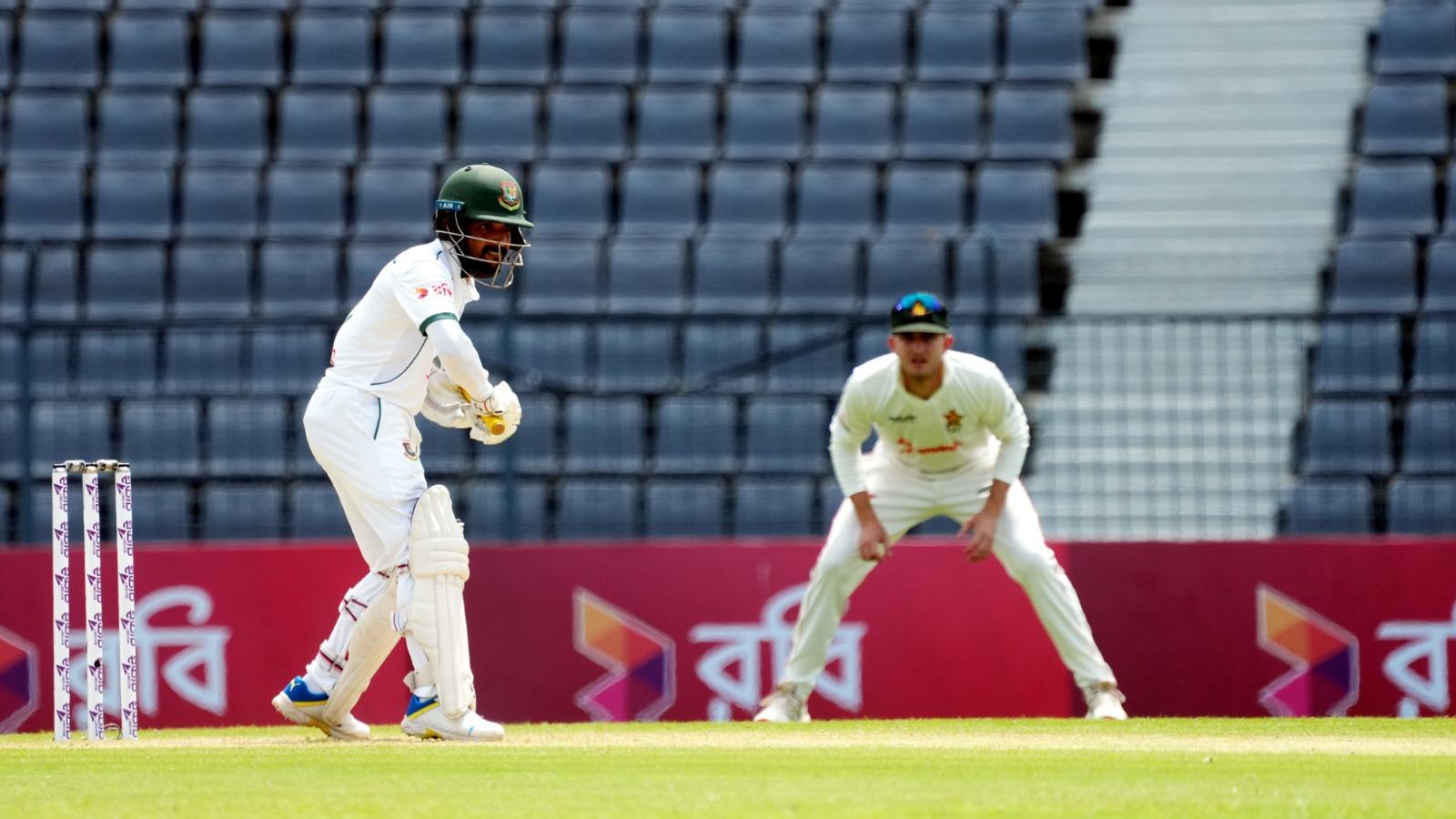 Reliable Mominul Haque departs soon after reaching half-century ©BDCricTime
