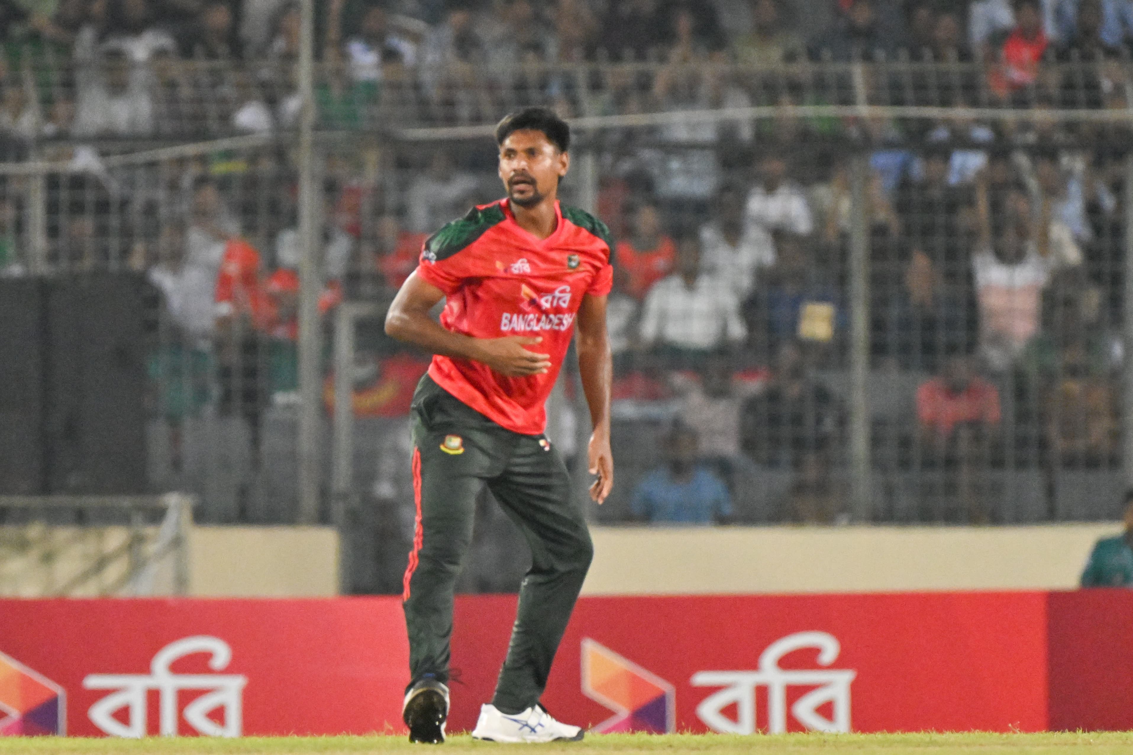 Economical Mustafizur Rahman bags 2 wickets for 6 runs ©BDCricTime