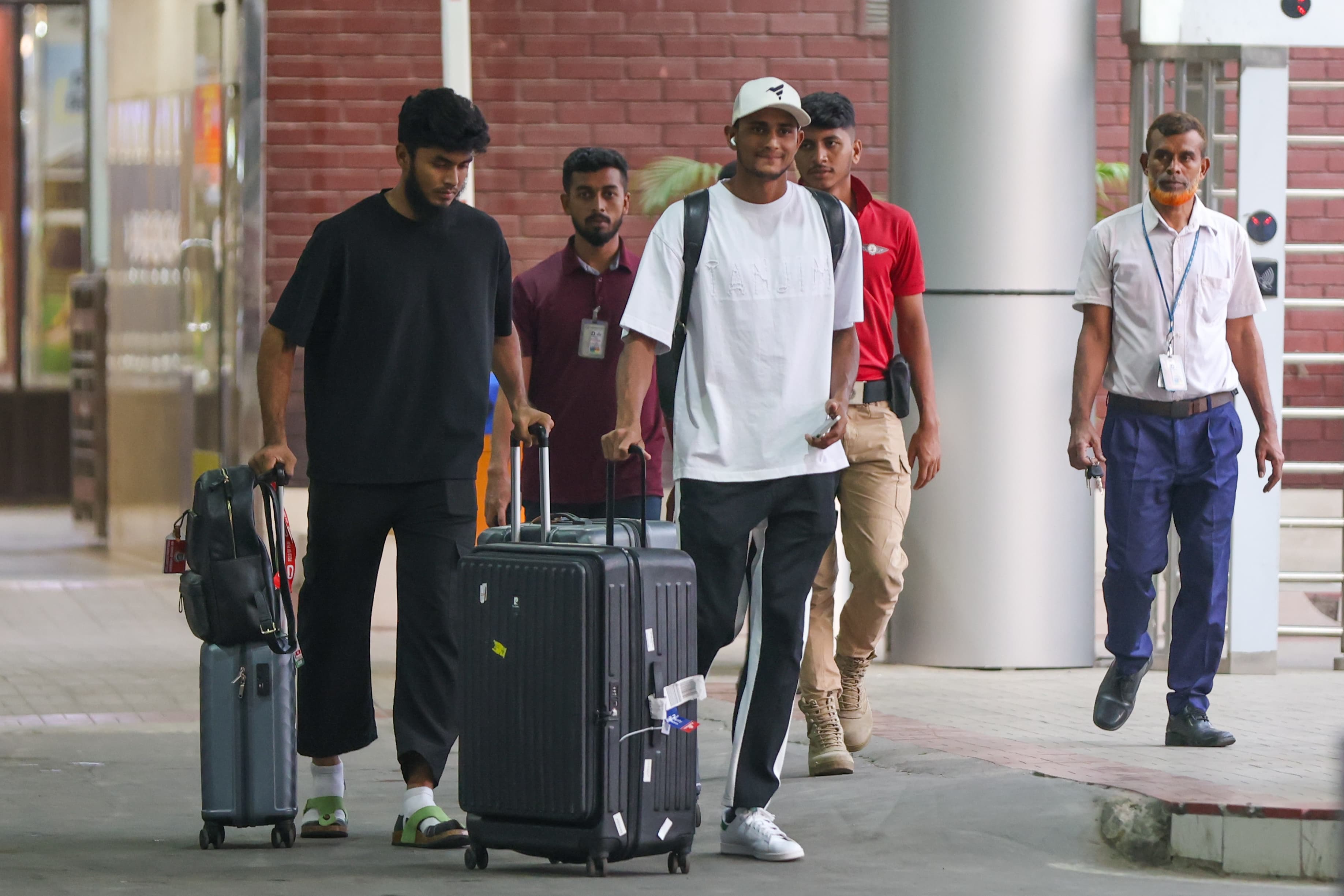 Nahid Rana and Rishad Hossain arrive safely home after anxiety-filled stay in Pakistan ©BDCricTime