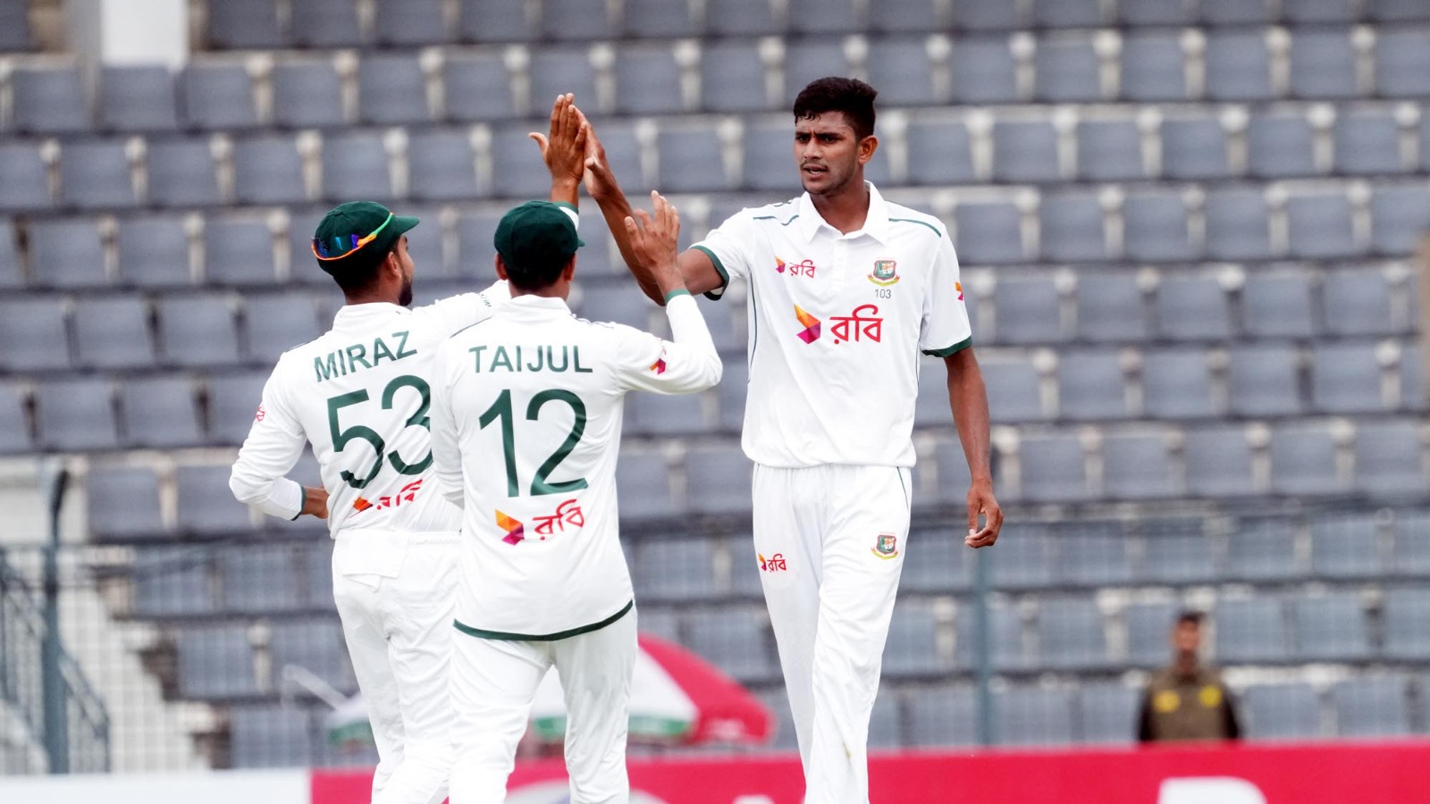 Nahid Rana breaks through again, sends back Bennett on 57 ©BDCricTime