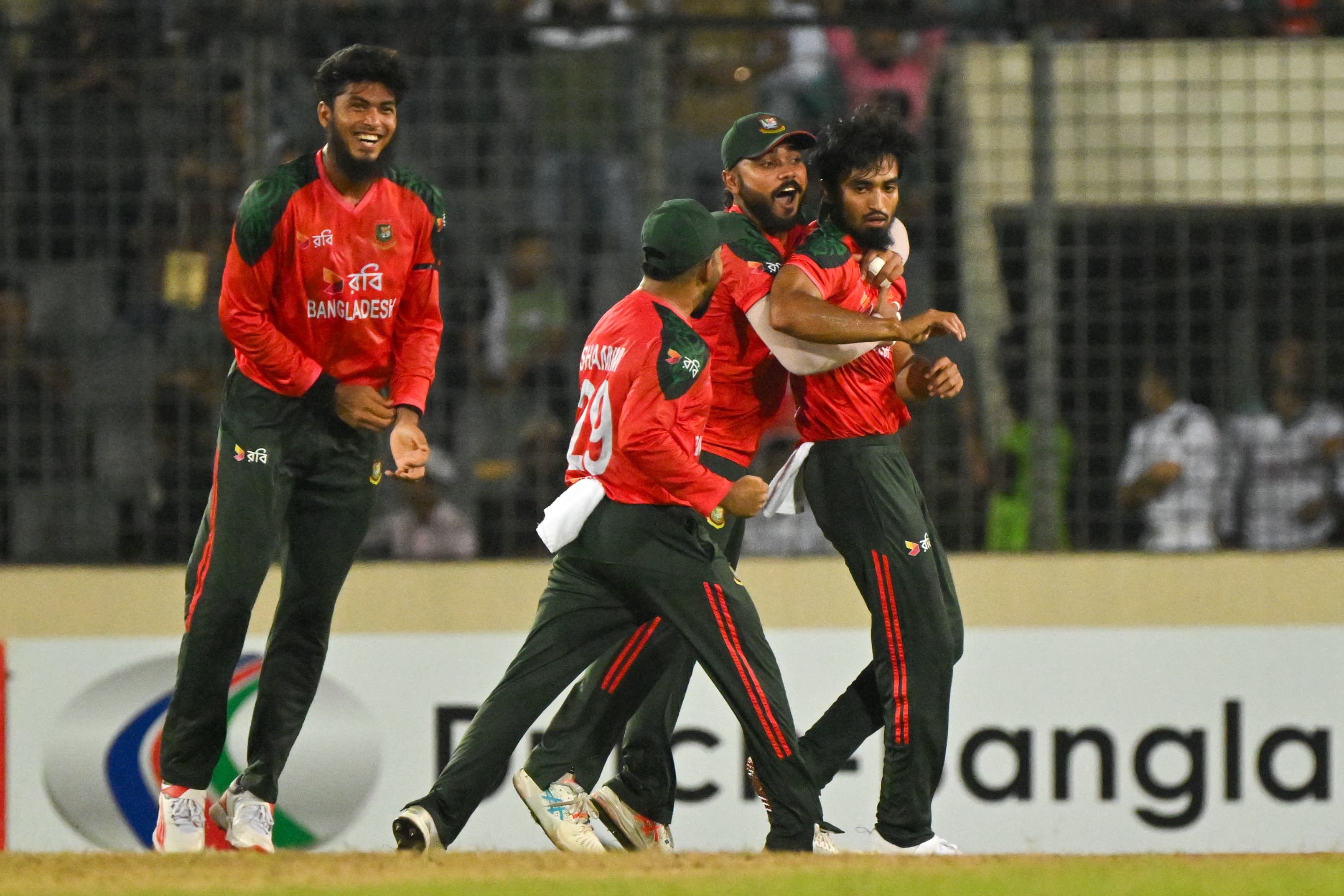Double blow! Tanzim Hasan Sakib takes two wickets in two deliveries ©BDCricTime