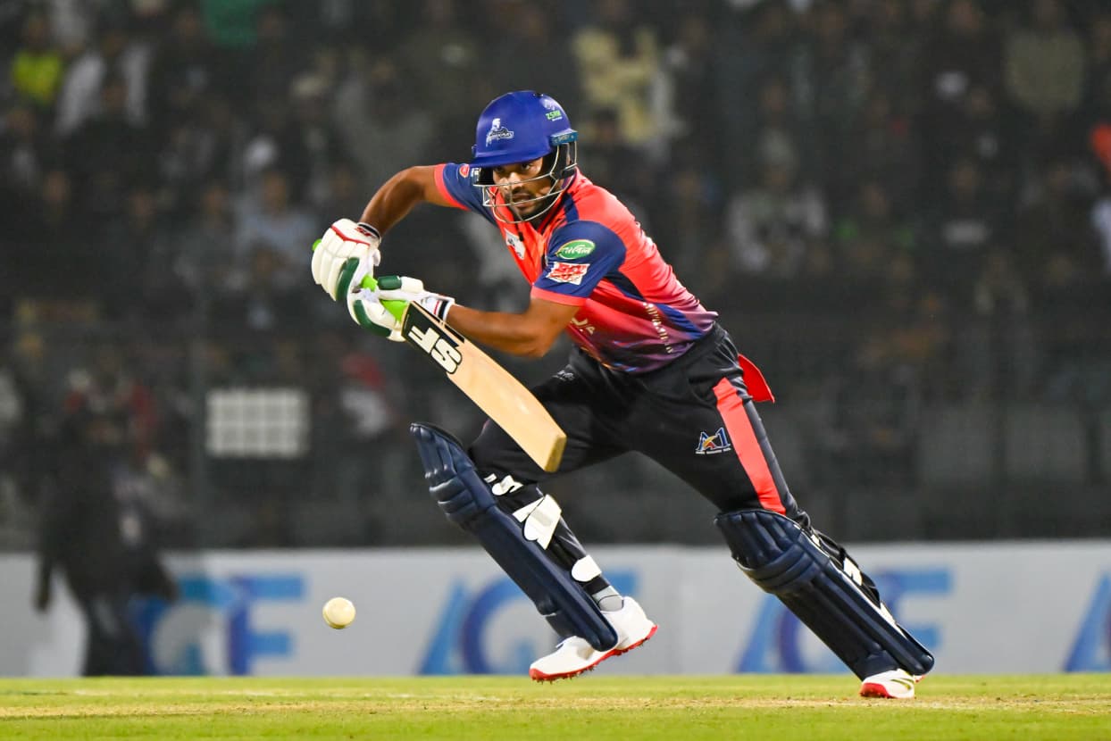 Najmul Hossain Shanto registers his 7th BPL fifty ©BDCricTime