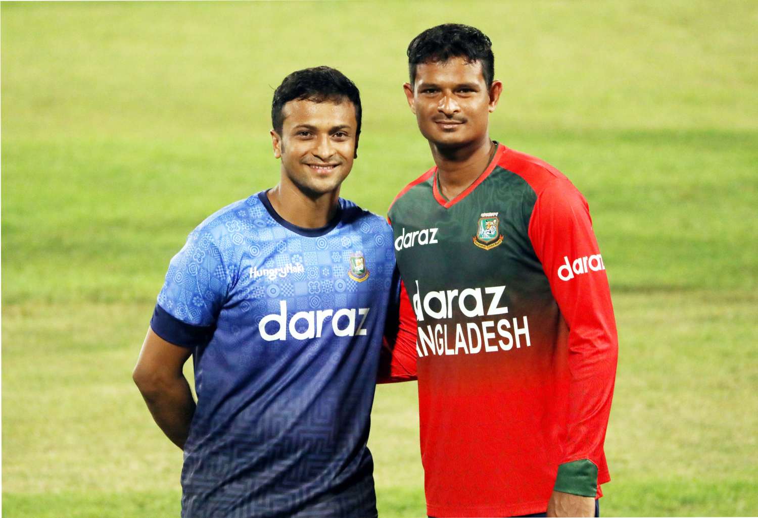 Shakib Al Hasan and Nasum Ahmed pose for a photo, Bangladesh vs New Zealand, 1st T20I, Mirpur