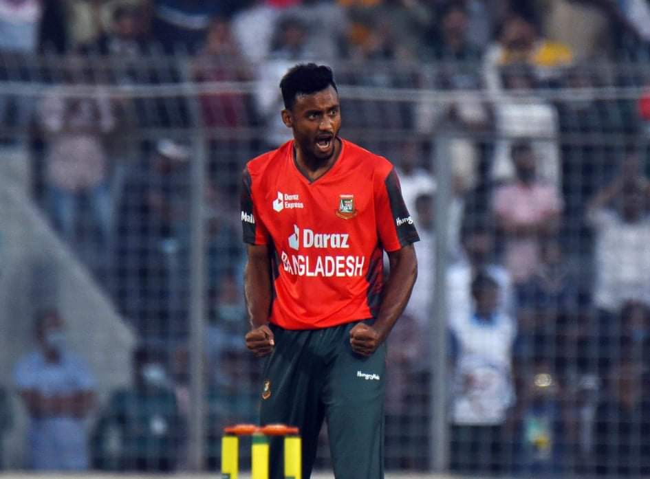 Shoriful Islam picked up three wickets 