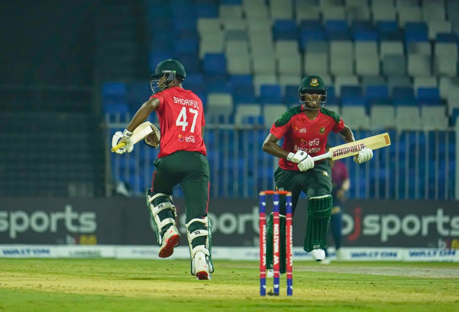Hasan Mahmud and Shoriful Islam made a record 34-run 10 wicket partnership for Bangladesh ©ECB ©UAEvsBD
