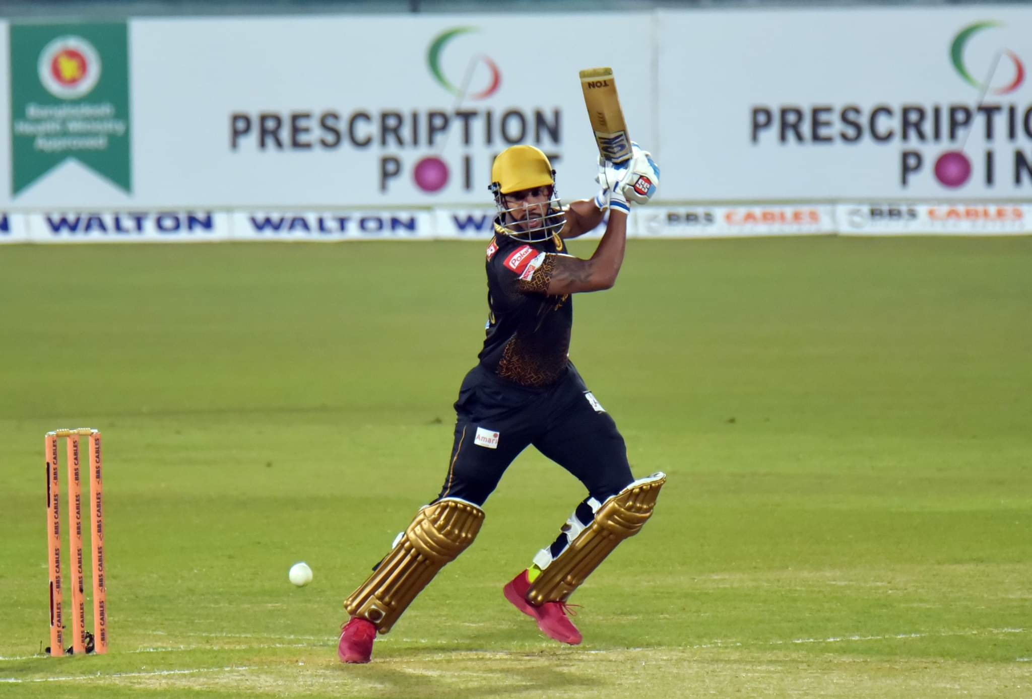 Lendl Simmons took Sylhet Sunrisers to a flying start    