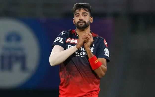 Mohammed Siraj sets unwanted record of conceding most sixes in an IPL season